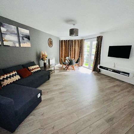 Luxury Apartments - Wallis Square, Farnborough Farnborough  Zewnętrze zdjęcie